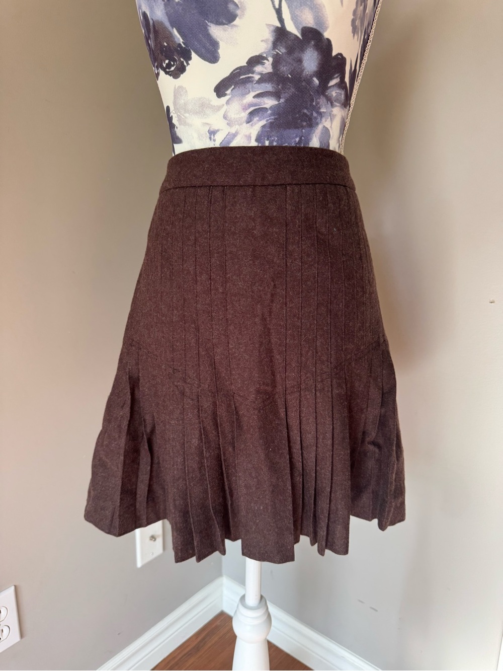 RW & CO. Women's Brown Pleated Skirt